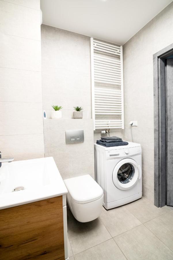 Unique Apt Eve - Free Garage Краків Екстер'єр фото